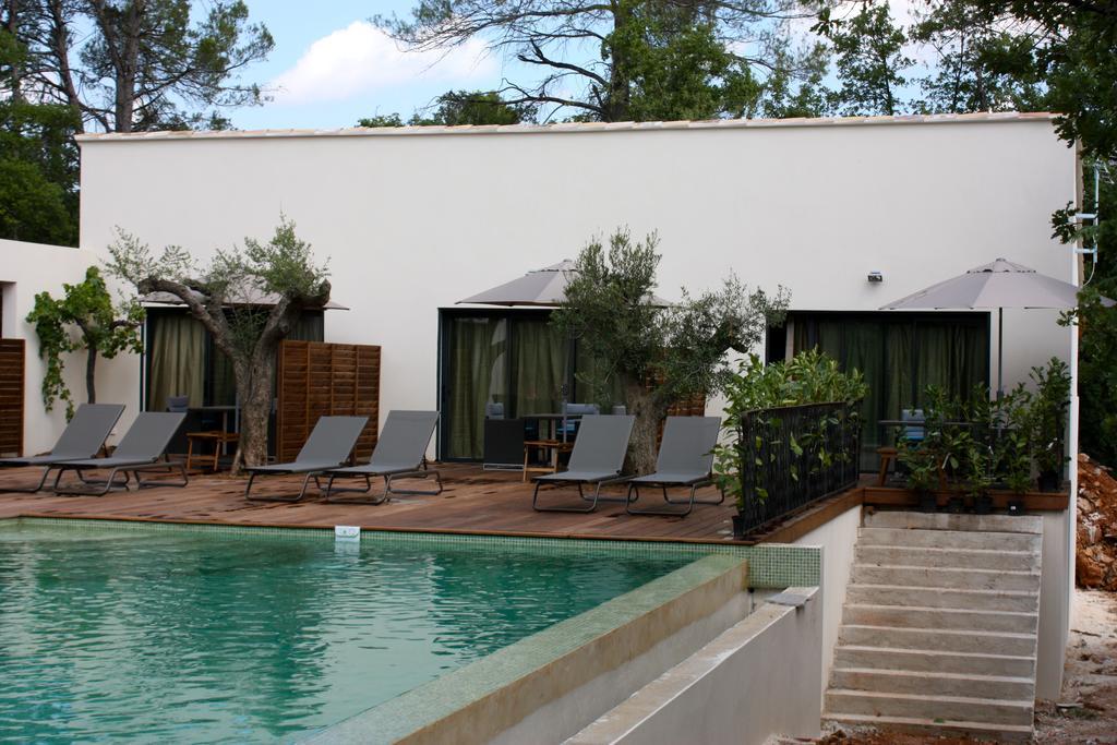Sous Les Oliviers - Piscine Chauffee - Studios De Standing Tout-Equipes Saint-Maximin Δωμάτιο φωτογραφία
